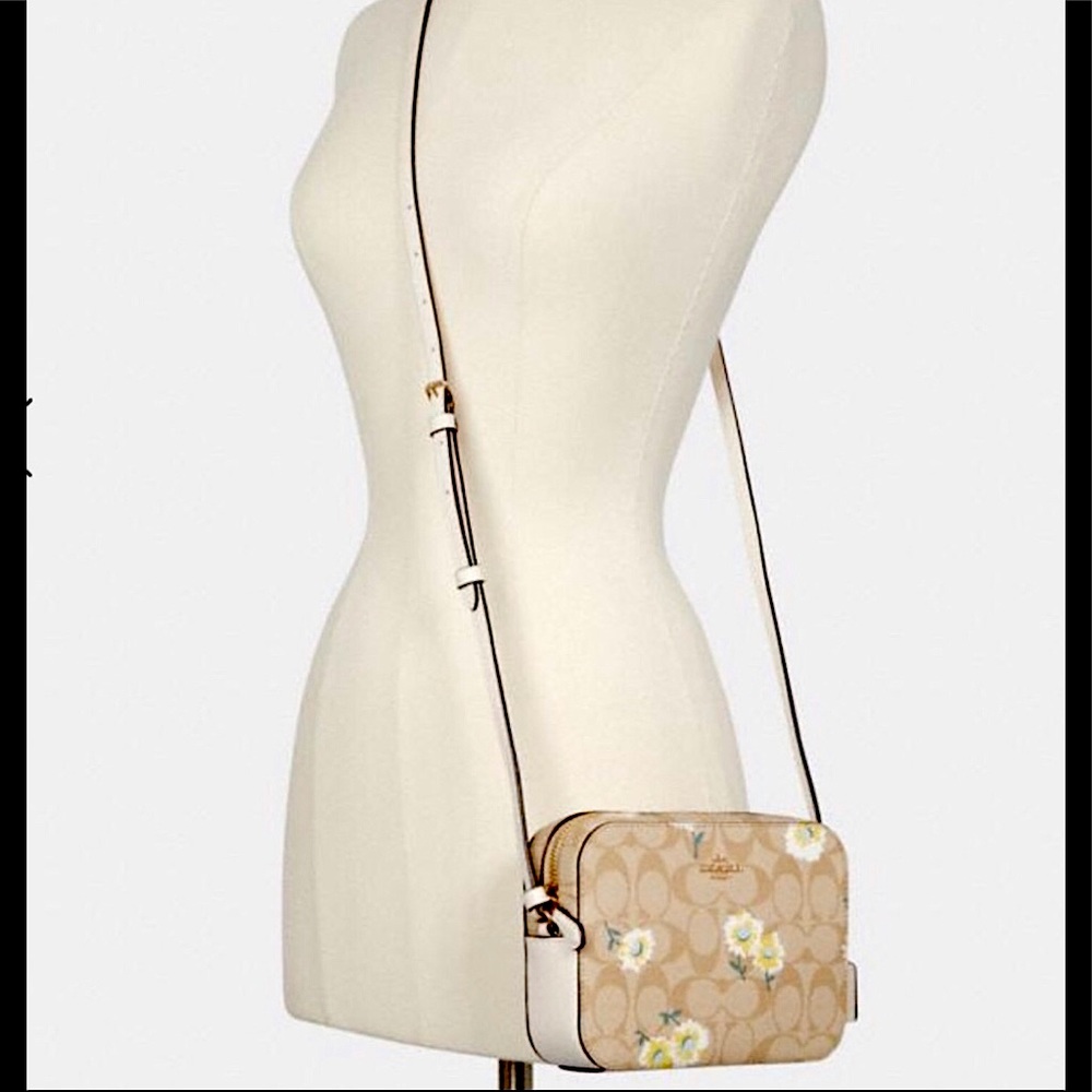 COACH MINI CAMERA BAG WITH DAISY PRINT🌼🌼